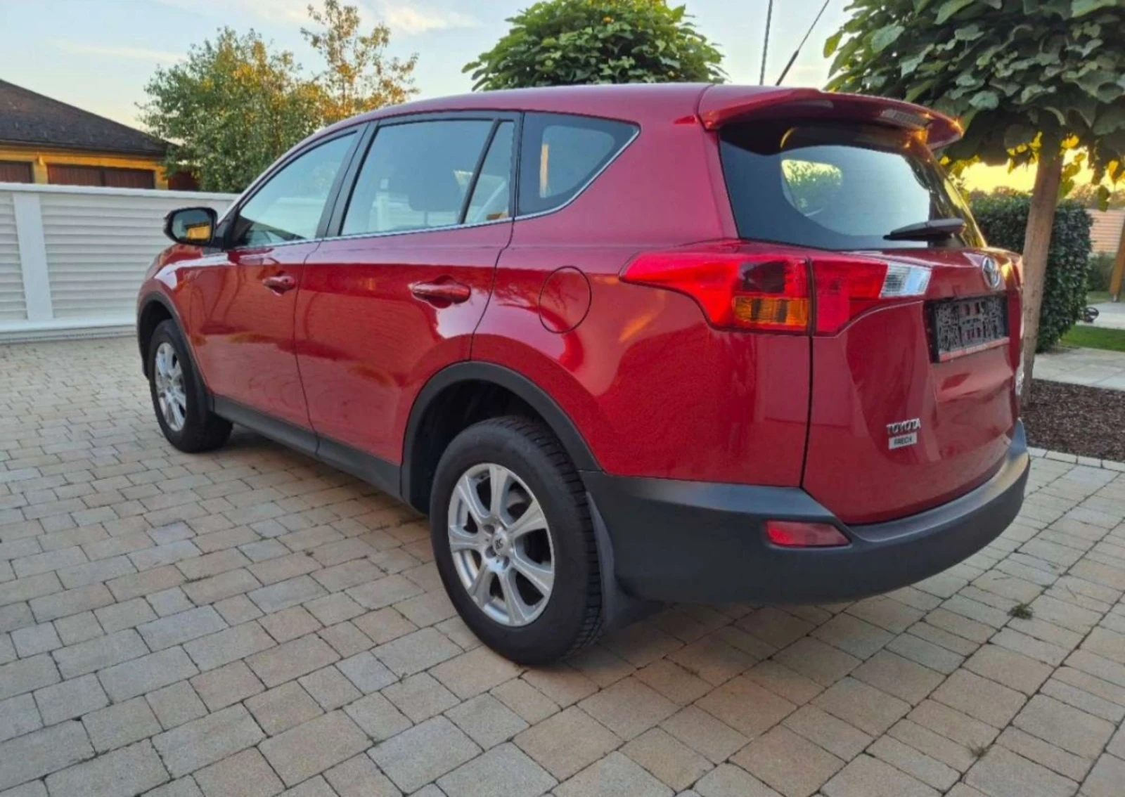 Toyota Rav4 Сервизна История в Toyota Навигация Камера Подгрев - изображение 6