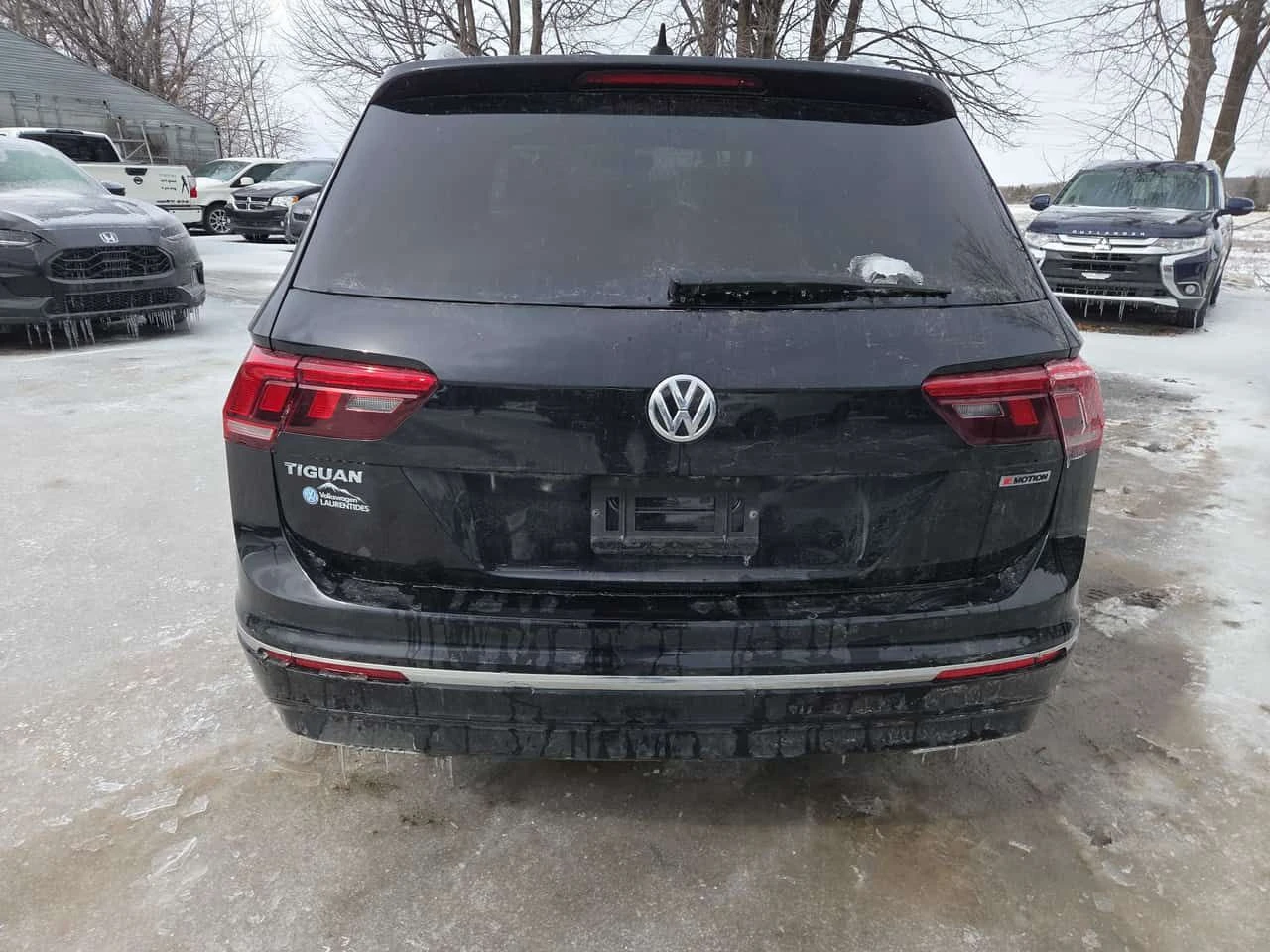 VW Tiguan * Highline * 2 КЛЮЧА * КАМЕРА * ПОДГРЕВИ * R LINE, снимка 4 - Автомобили и джипове - 53818698