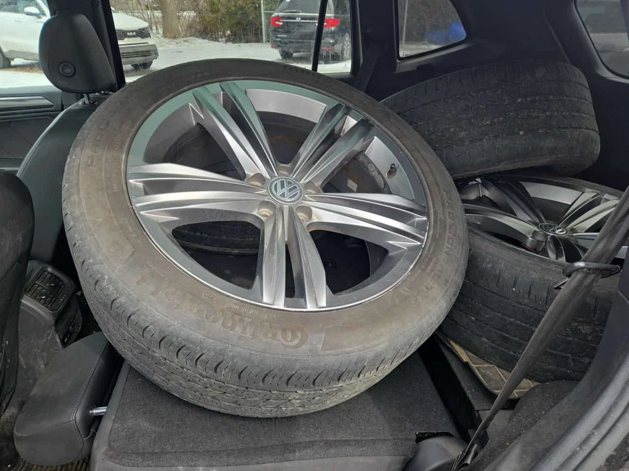 VW Tiguan * Highline * 2 КЛЮЧА * КАМЕРА * ПОДГРЕВИ * R LINE, снимка 12 - Автомобили и джипове - 53818698