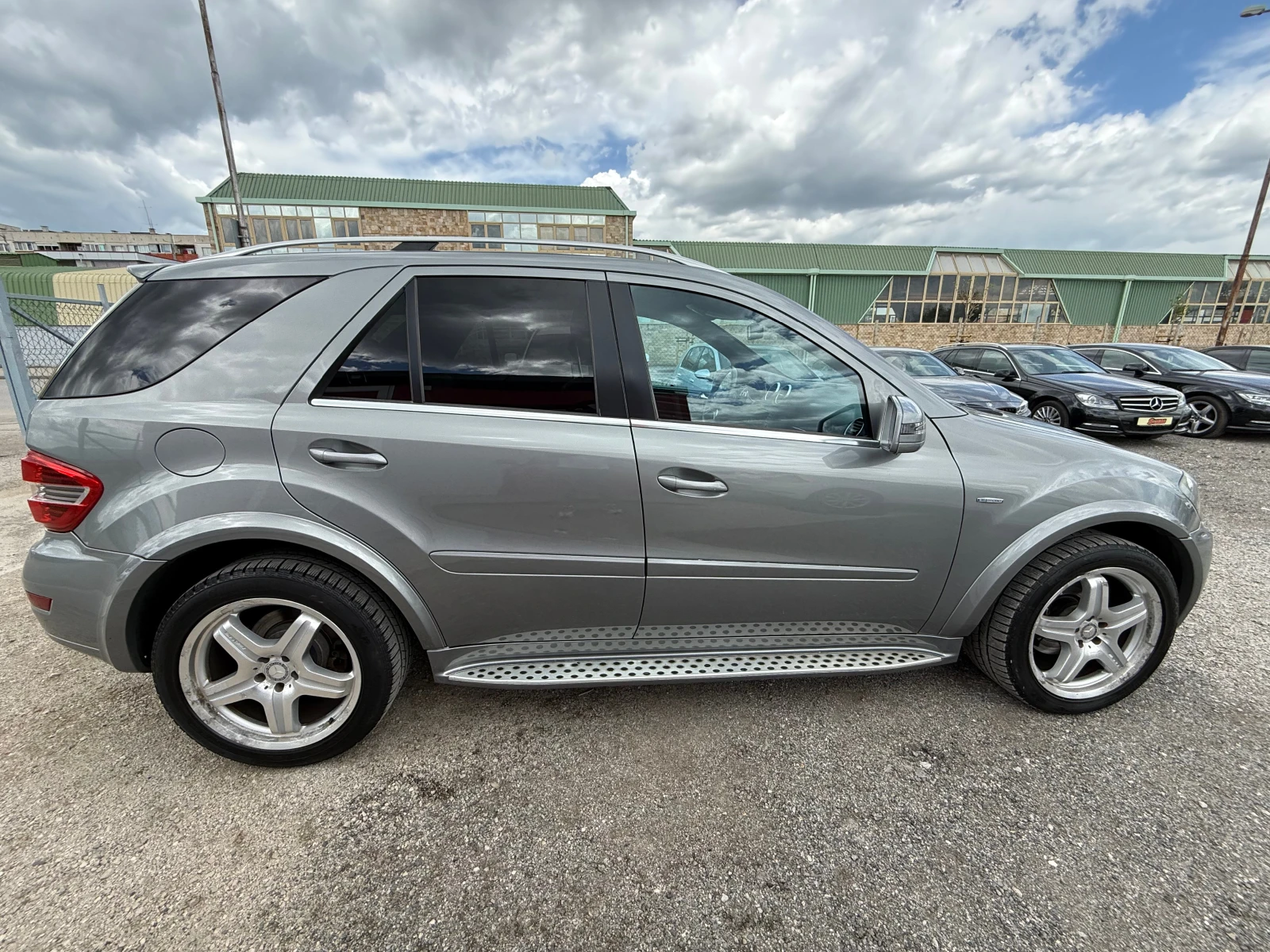 Mercedes-Benz ML 350 AMG/SPORT/GRAND EDIT./ОБДУХ./ПОДГРЕВ/H&K/ЕВРО 6, снимка 4 - Автомобили и джипове - 54519570