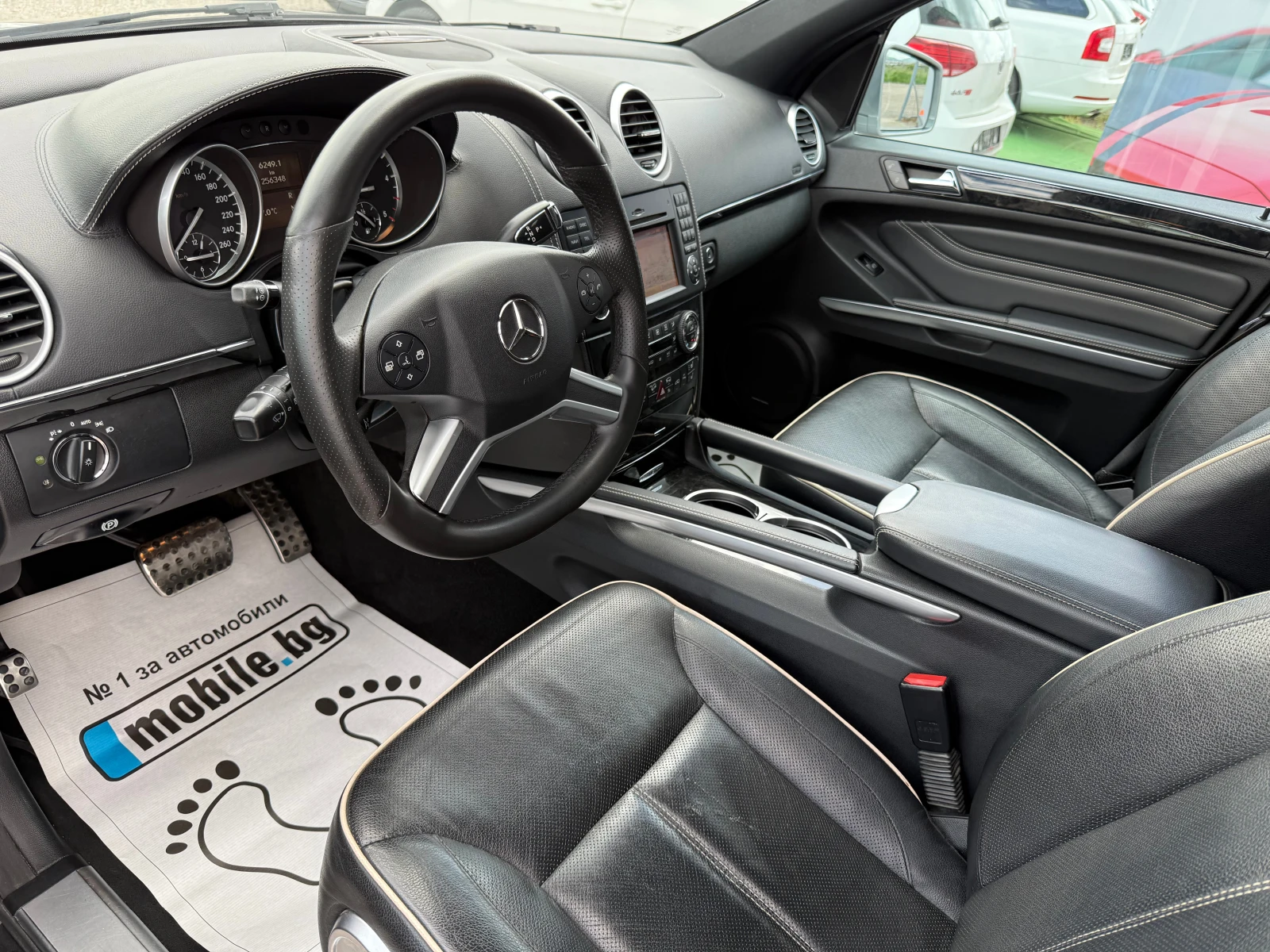 Mercedes-Benz ML 350 AMG/SPORT/GRAND EDIT./ОБДУХ./ПОДГРЕВ/H&K/ЕВРО 6, снимка 9 - Автомобили и джипове - 54519570