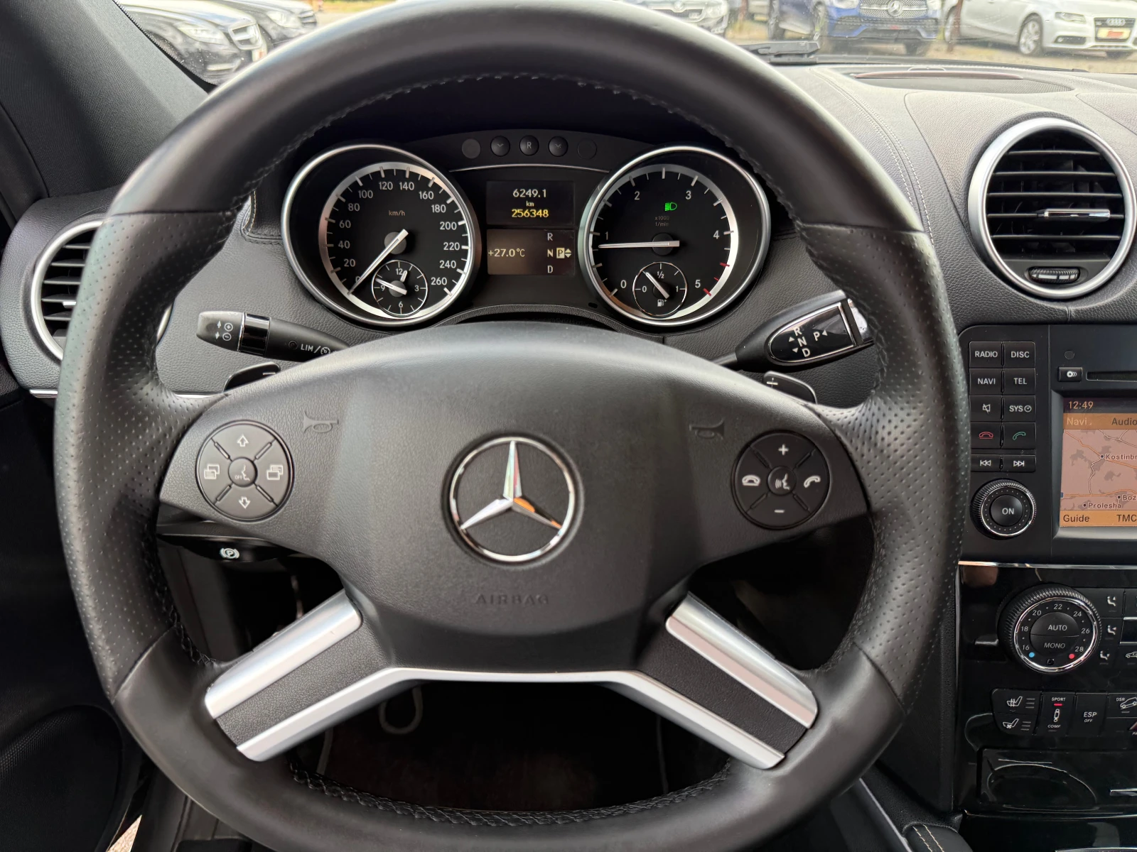 Mercedes-Benz ML 350 AMG/SPORT/GRAND EDIT./ОБДУХ./ПОДГРЕВ/H&K/ЕВРО 6, снимка 14 - Автомобили и джипове - 54519570