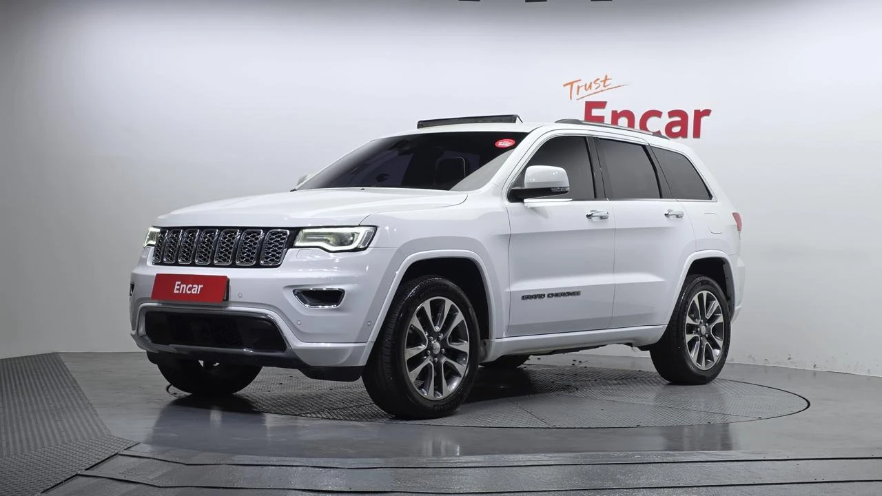 Jeep Grand cherokee Overland 3.6* Distronic* Обдух* Пано* Въздух