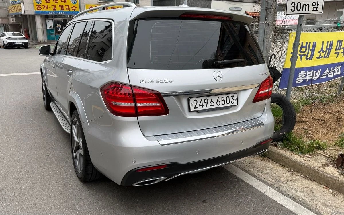 Mercedes-Benz GLS 350 D/AMG/ОБДУХВАНЕ/360 КАМЕРА/СЕРВИЗНА ИСТОРИЯ, снимка 3 - Автомобили и джипове - 55254358