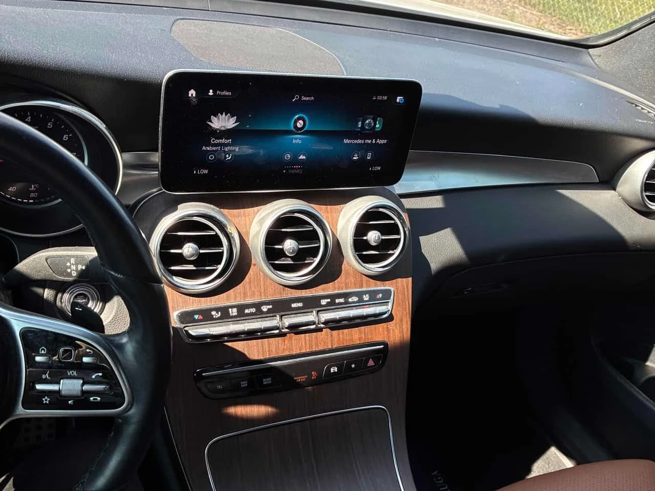 Mercedes-Benz GLC * 300 * CARFAX * ЦЕНА ДО БГ, снимка 9 - Автомобили и джипове - 55315133