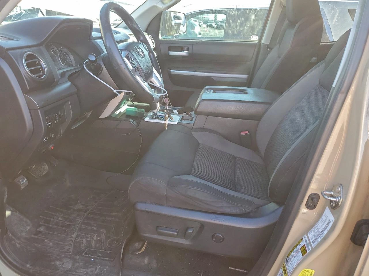 Toyota Tundra 5.7* AWD* SR5* , снимка 7 - Автомобили и джипове - 55436143