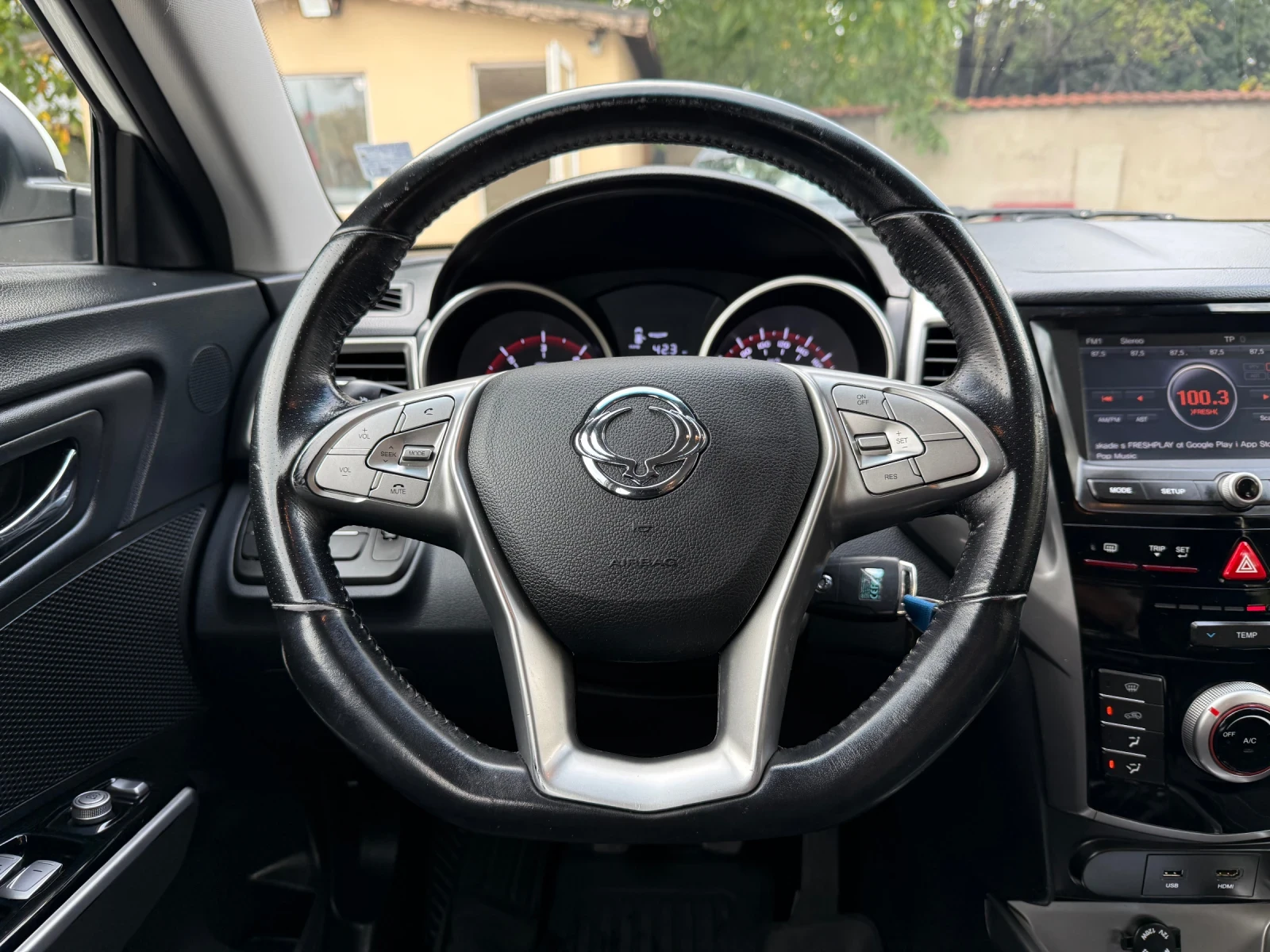 SsangYong Tivoli 1.6e-XDi - 4X4 - EURO6b - ПЕРФЕКТНО СЪСТОЯНИЕ, снимка 12 - Автомобили и джипове - 56159442