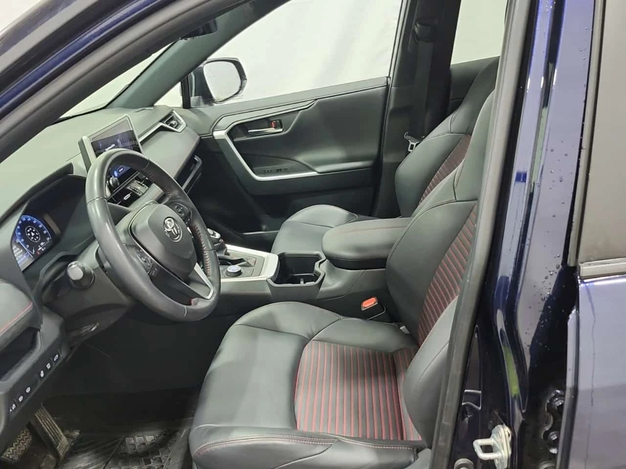 Toyota Rav4 Awd Xse  CARFAX, снимка 3 - Автомобили и джипове - 56233738