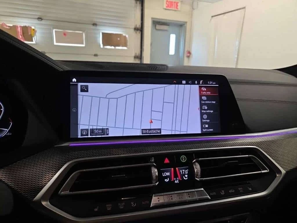 BMW X6 xDrive40i / 360 / Лазари / HUD / Harman Kardon , снимка 11 - Автомобили и джипове - 56252745