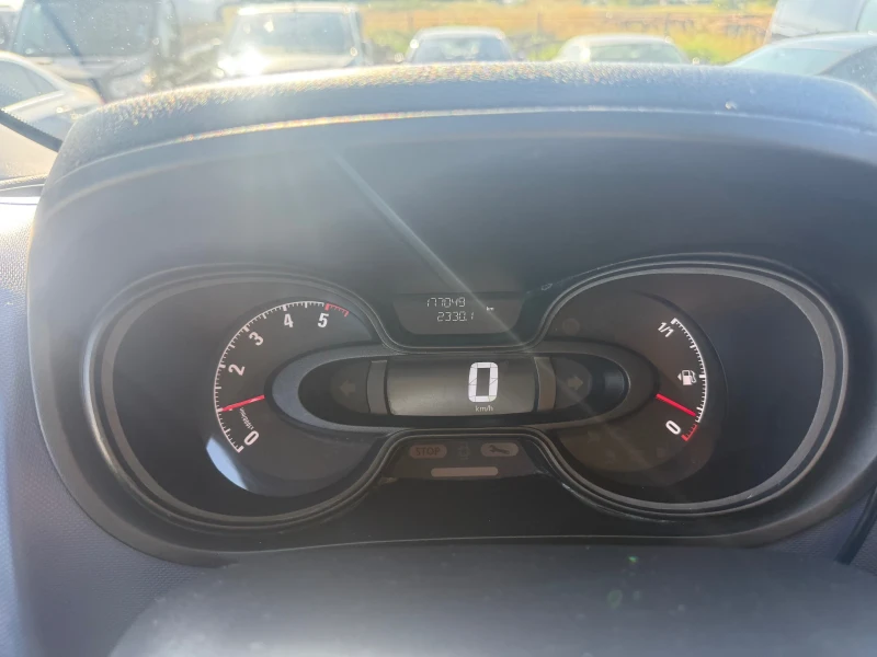 Opel Vivaro На 177000км нов внос от Белгия!, снимка 14 - Бусове и автобуси - 52737913