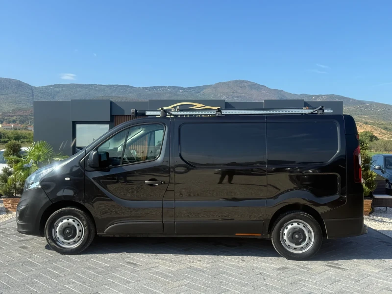 Opel Vivaro На 177000км нов внос от Белгия!, снимка 8 - Бусове и автобуси - 52737913