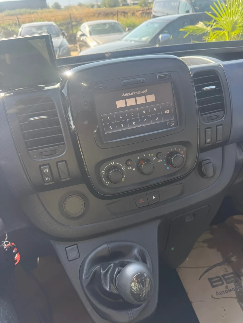 Opel Vivaro На 177000км нов внос от Белгия!, снимка 15 - Бусове и автобуси - 52737913