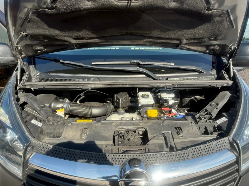 Opel Vivaro На 177000км нов внос от Белгия!, снимка 9 - Бусове и автобуси - 52737913