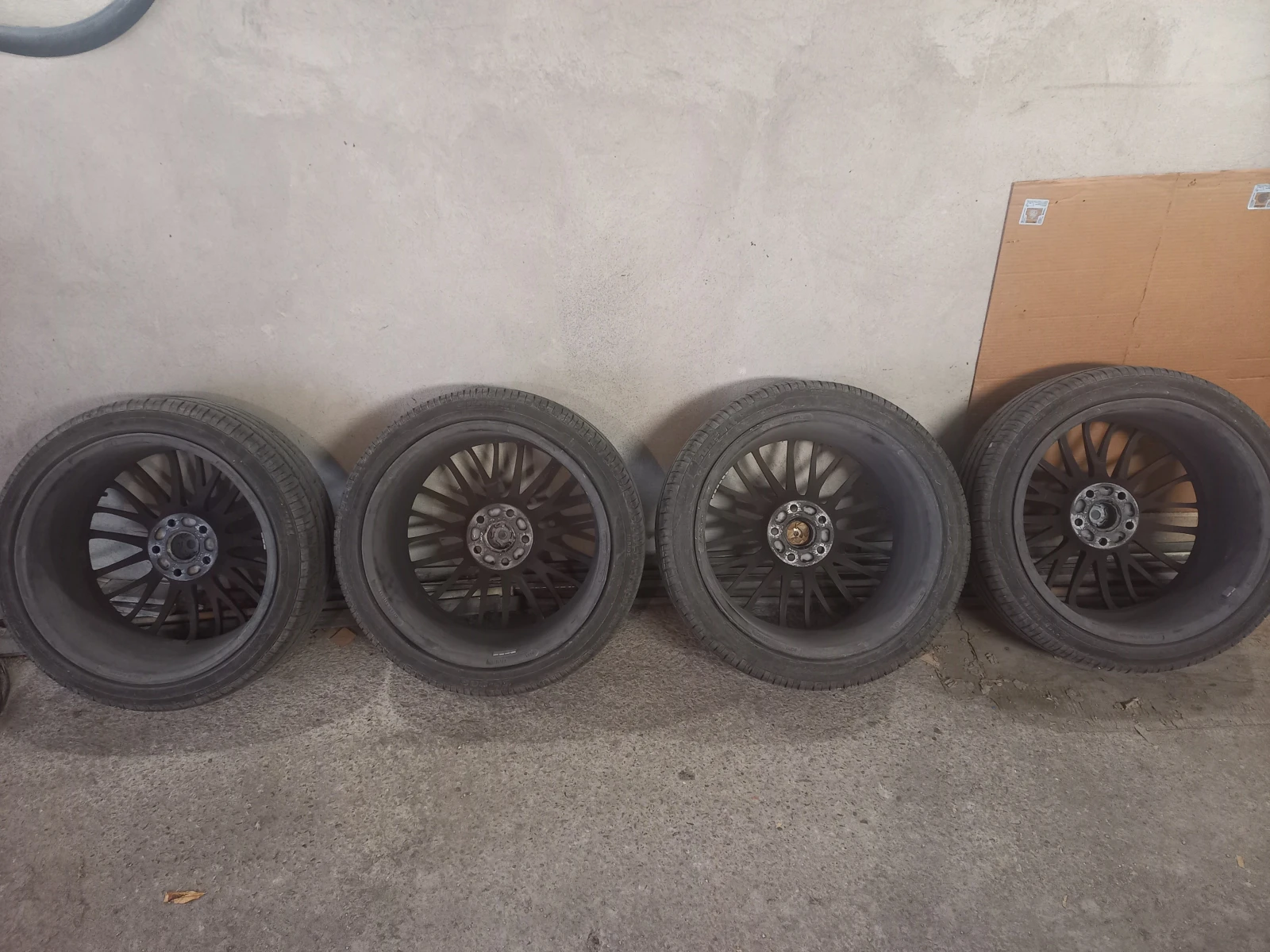 ���� � ������ 240/40R18 | Mobile.bg � ����������� 2