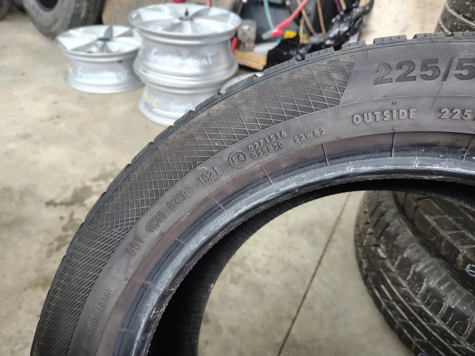 Гуми Зимни 225/50R17, снимка 8 - Гуми и джанти - 55840468