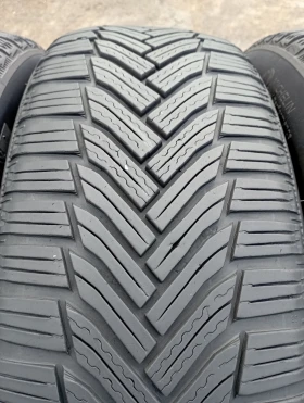 Гуми Зимни 205/60R16, снимка 1 - Гуми и джанти - 48249993