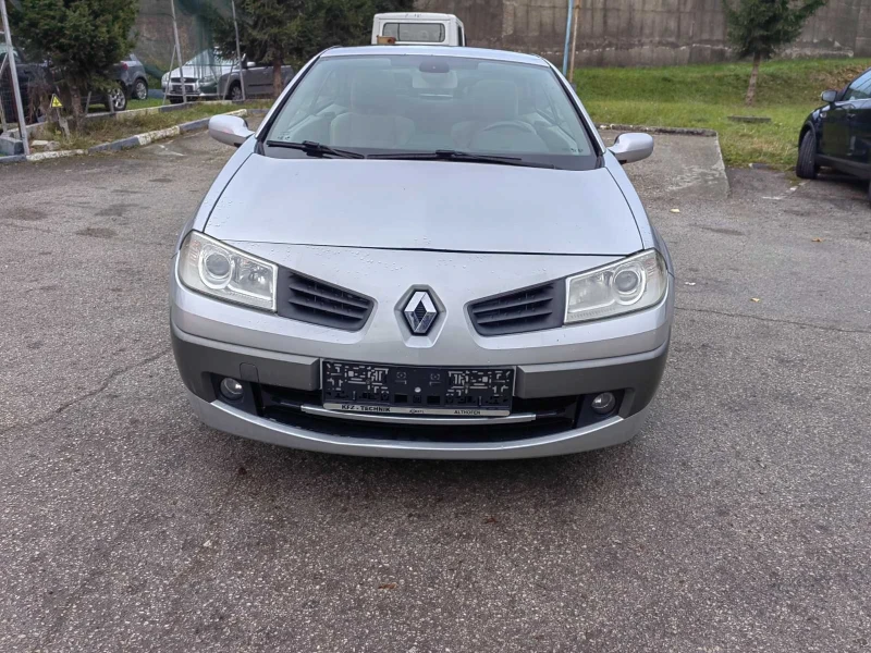 Renault Megane 1.6i, снимка 2 - Автомобили и джипове - 47971632