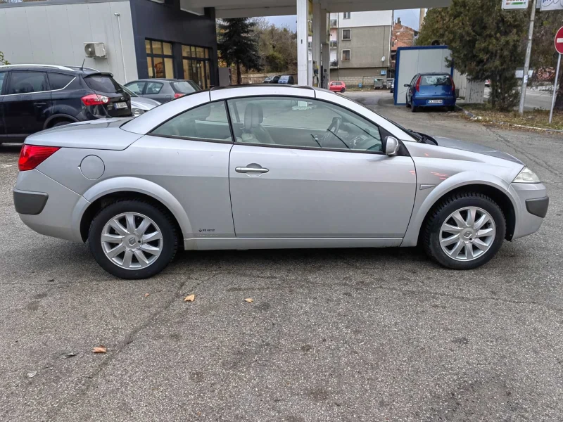 Renault Megane 1.6i, снимка 5 - Автомобили и джипове - 47971632