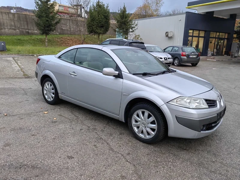 Renault Megane 1.6i, снимка 3 - Автомобили и джипове - 47971632