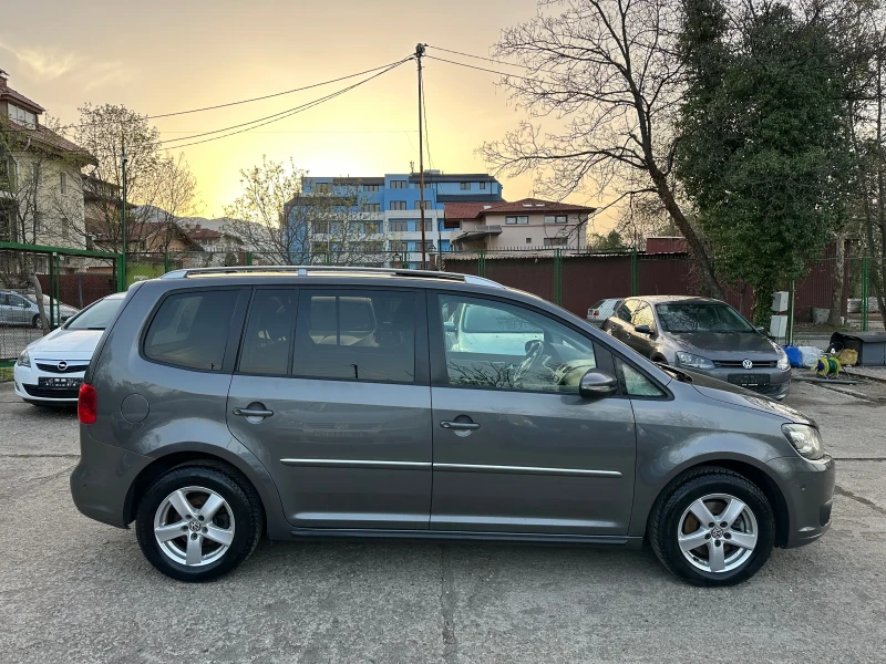 VW Touran Highline* Xenon* Panorama* Топ Състояние, снимка 4 - Автомобили и джипове - 50048647