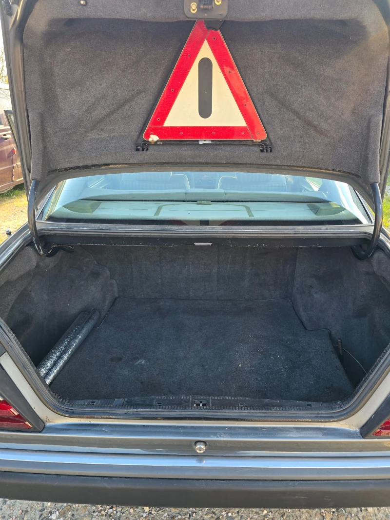 Mercedes-Benz 124 300 D Климатик, снимка 15 - Автомобили и джипове - 51701410