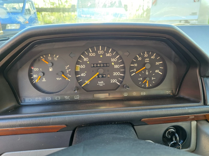 Mercedes-Benz 124 300 D Климатик, снимка 13 - Автомобили и джипове - 51701410