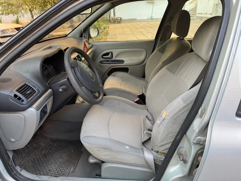 Renault Clio 1.2 LPG, снимка 5 - Автомобили и джипове - 51736864