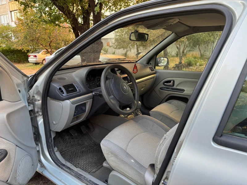 Renault Clio 1.2 LPG, снимка 8 - Автомобили и джипове - 51736864
