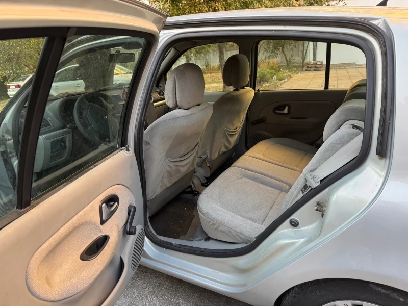 Renault Clio 1.2 LPG, снимка 6 - Автомобили и джипове - 51736864