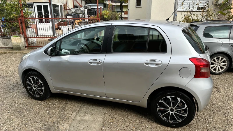 Toyota Yaris, снимка 2 - Автомобили и джипове - 52453653