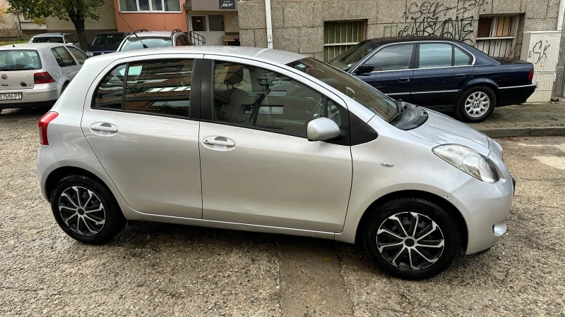 Toyota Yaris, снимка 4 - Автомобили и джипове - 52453653