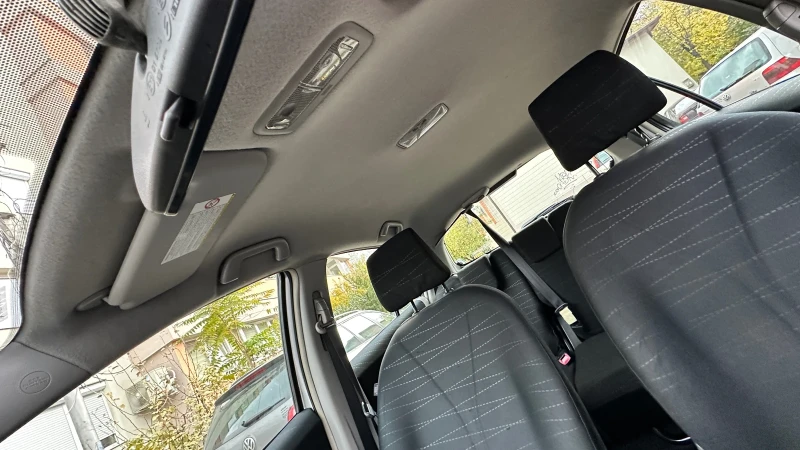 Toyota Yaris, снимка 16 - Автомобили и джипове - 52453653