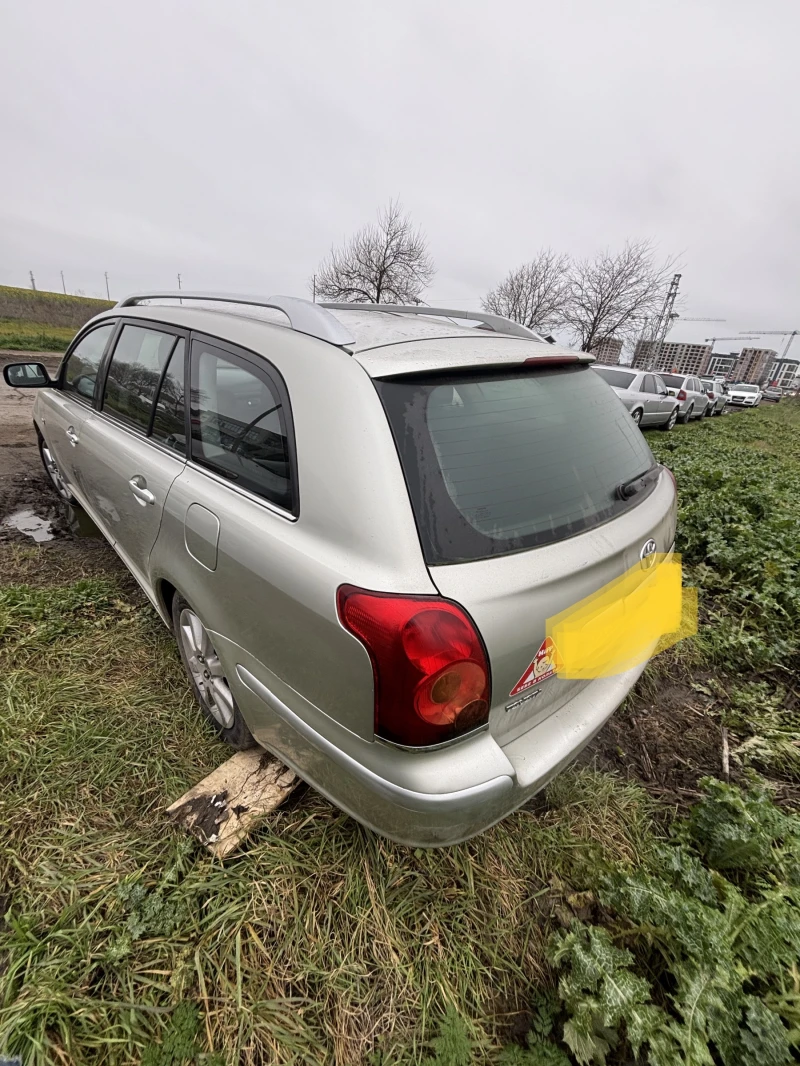 Toyota Avensis 1.8 НА ЧАСТИ, снимка 3 - Автомобили и джипове - 52882177