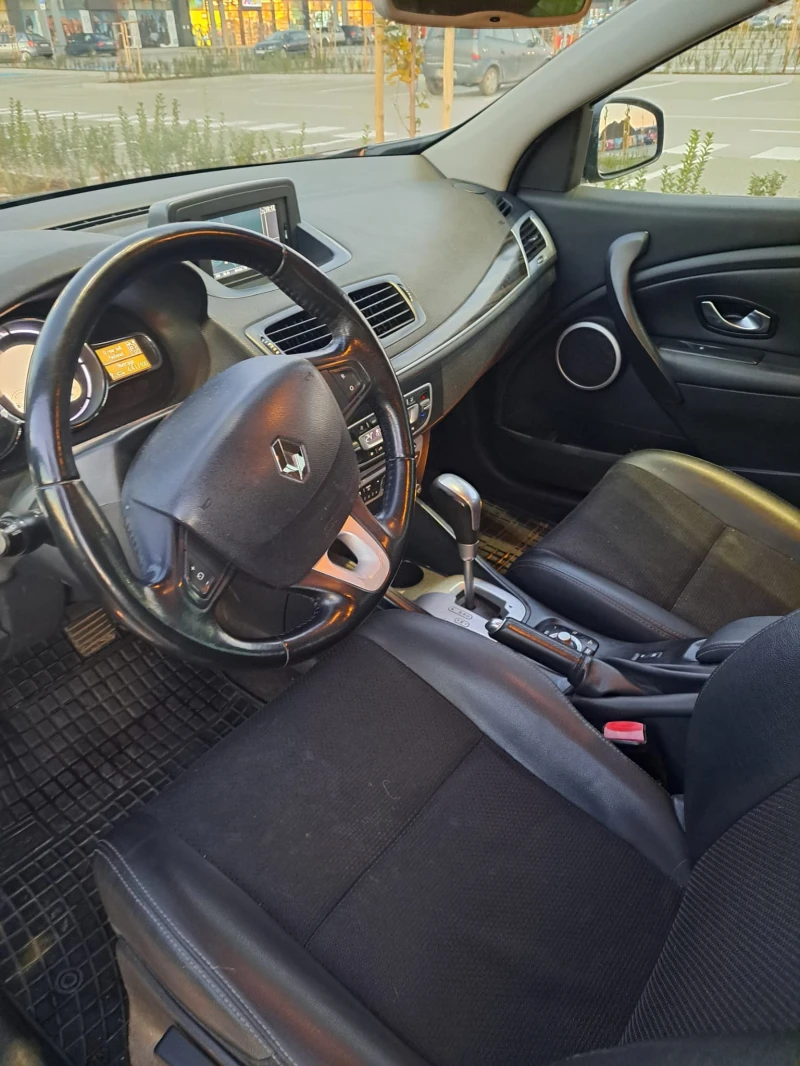 Renault Megane III 1.5 DCI SPORTOUR Euro 5A, снимка 10 - Автомобили и джипове - 52903293