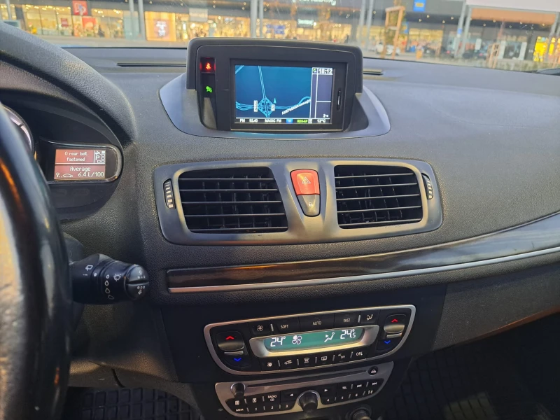 Renault Megane III 1.5 DCI SPORTOUR Euro 5A, снимка 14 - Автомобили и джипове - 52903293