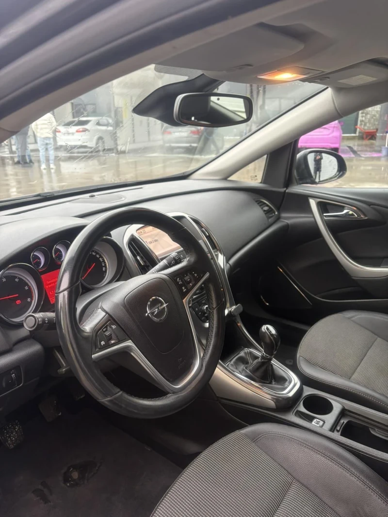 Opel Astra 1.7CDTI 110кс НОВ ВНОС, снимка 11 - Автомобили и джипове - 53433353