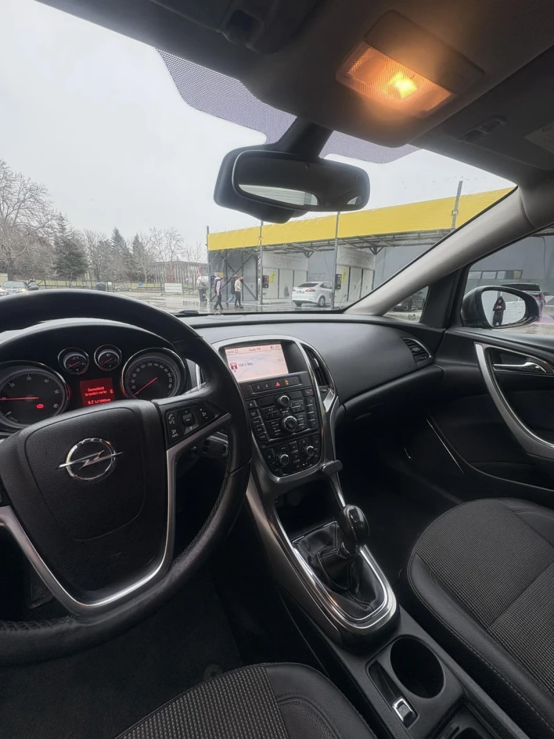 Opel Astra 1.7CDTI 110кс НОВ ВНОС, снимка 10 - Автомобили и джипове - 53433353
