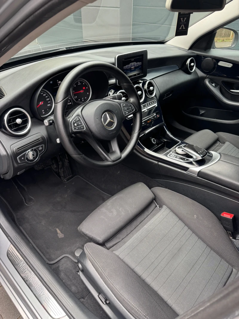 Mercedes-Benz C 220, снимка 8 - Автомобили и джипове - 53439397
