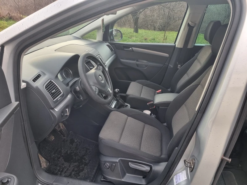 VW Sharan 2.0TDI, снимка 9 - Автомобили и джипове - 53486170
