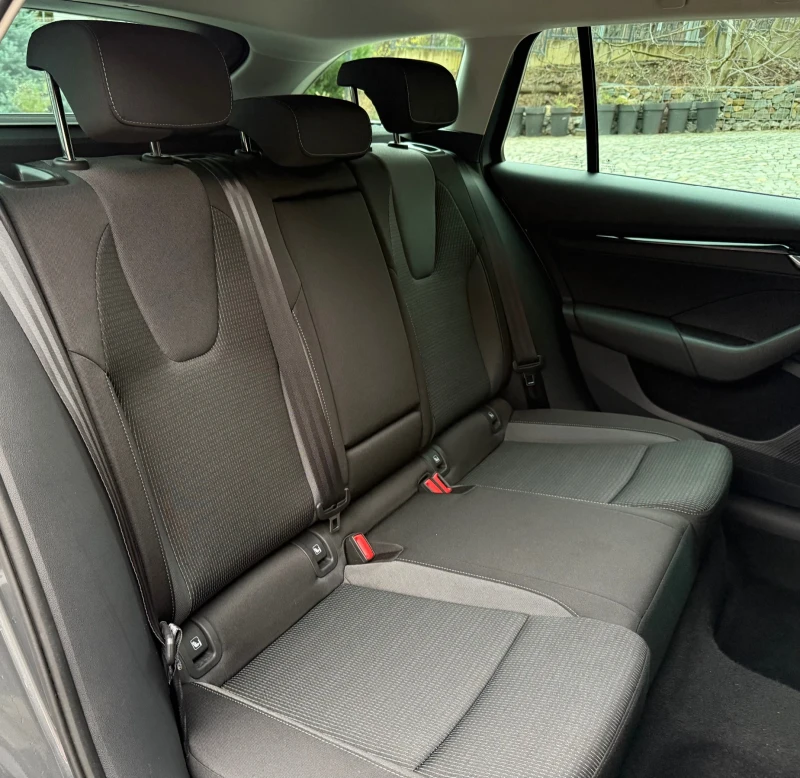 Skoda Octavia 2.0TDI 150kc DSG Digital Cocpit, снимка 15 - Автомобили и джипове - 53503258
