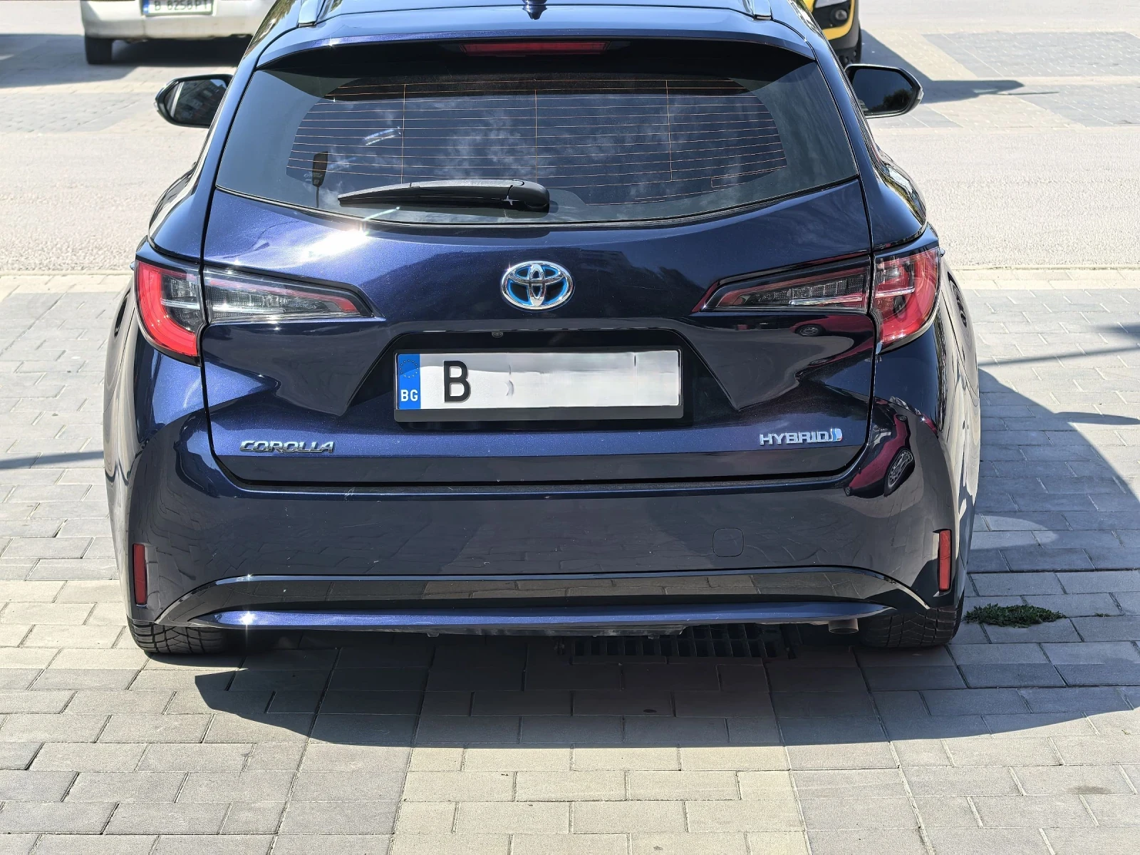 Toyota Corolla 1.8 HYBRID Touring Sport - изображение 2