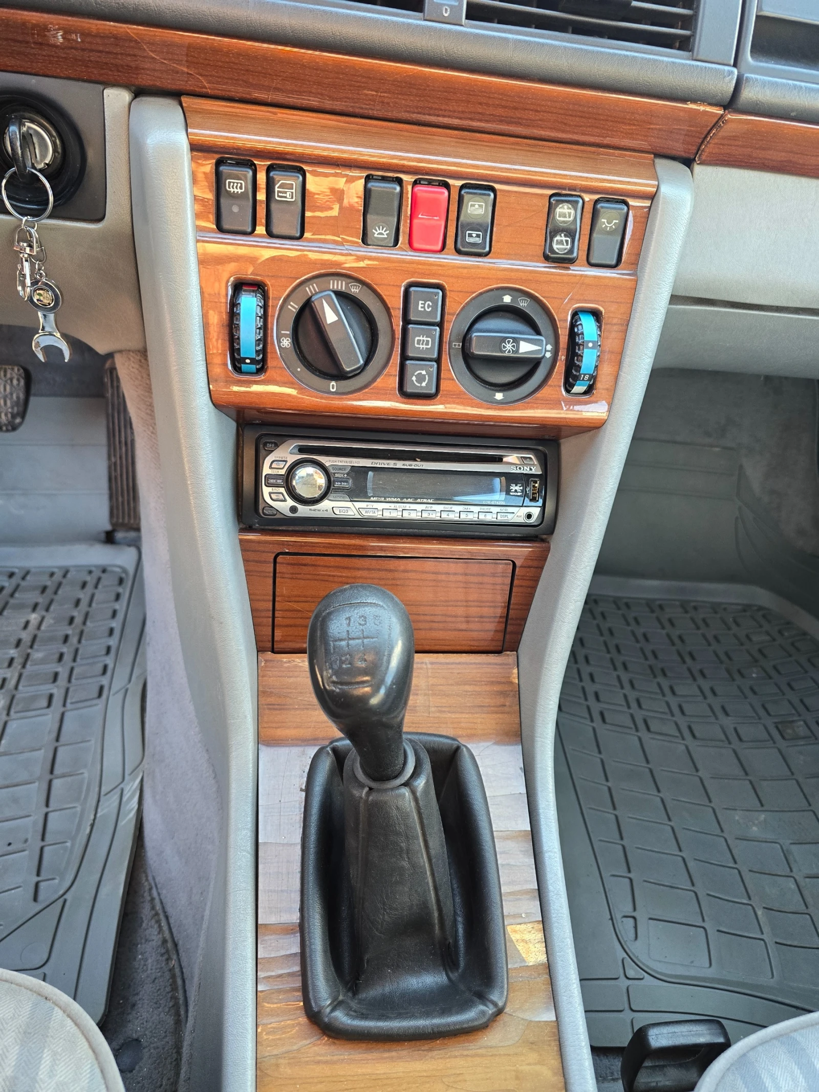 Mercedes-Benz 124 300 D  | Mobile.bg   12