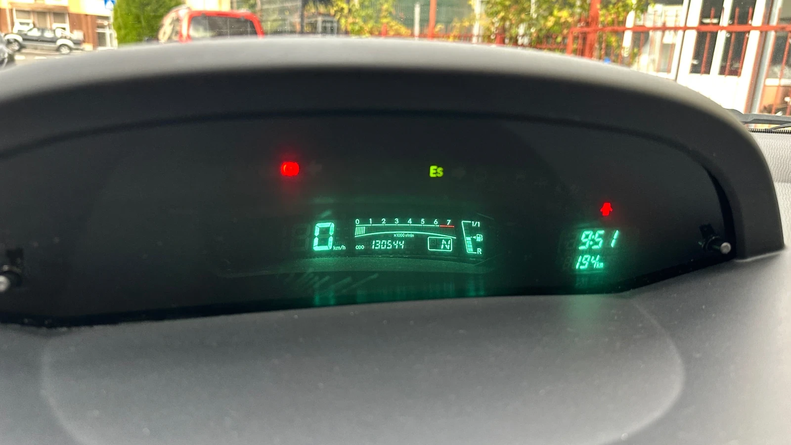 Toyota Yaris  - изображение 10