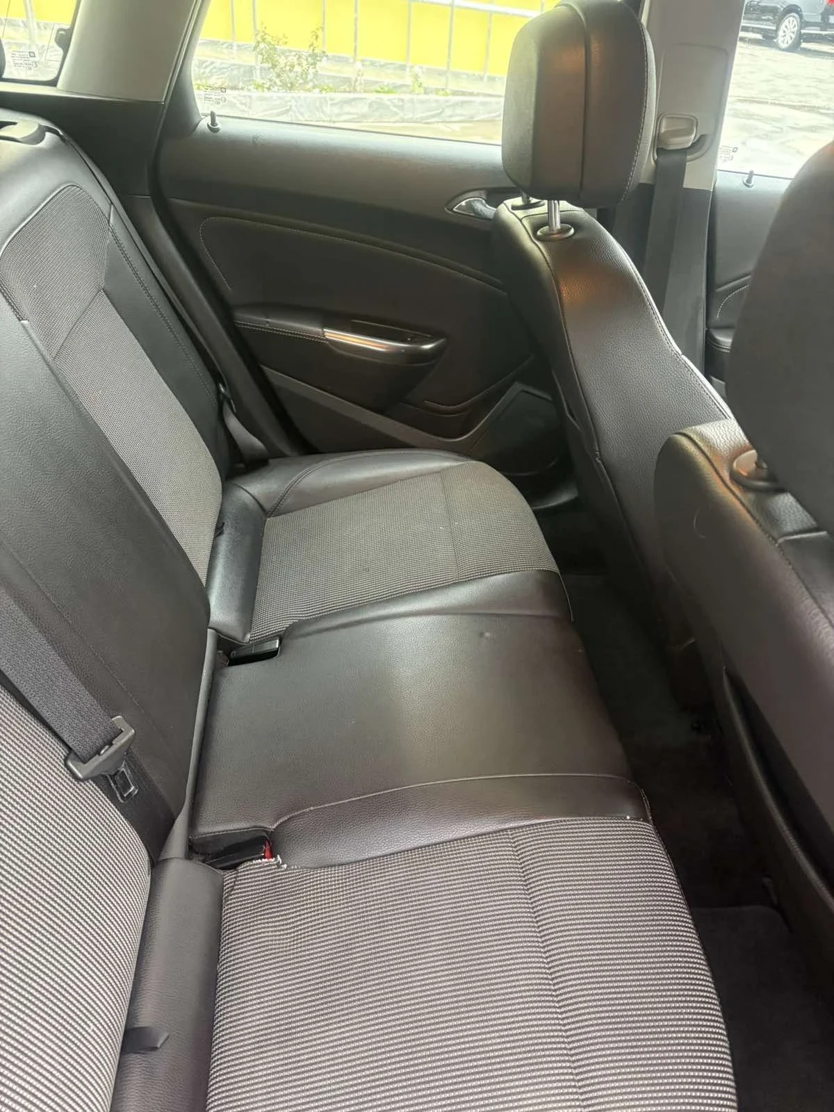 Opel Astra 1.7CDTI 110кс НОВ ВНОС - изображение 8