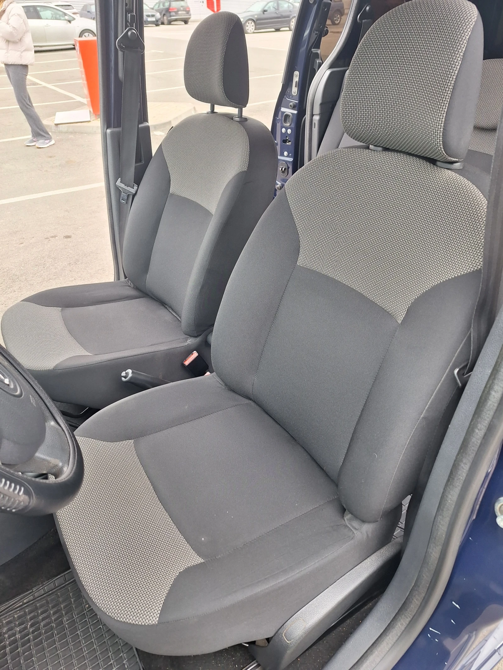 Dacia Dokker 1.6 LPG, снимка 10 - Автомобили и джипове - 53710091