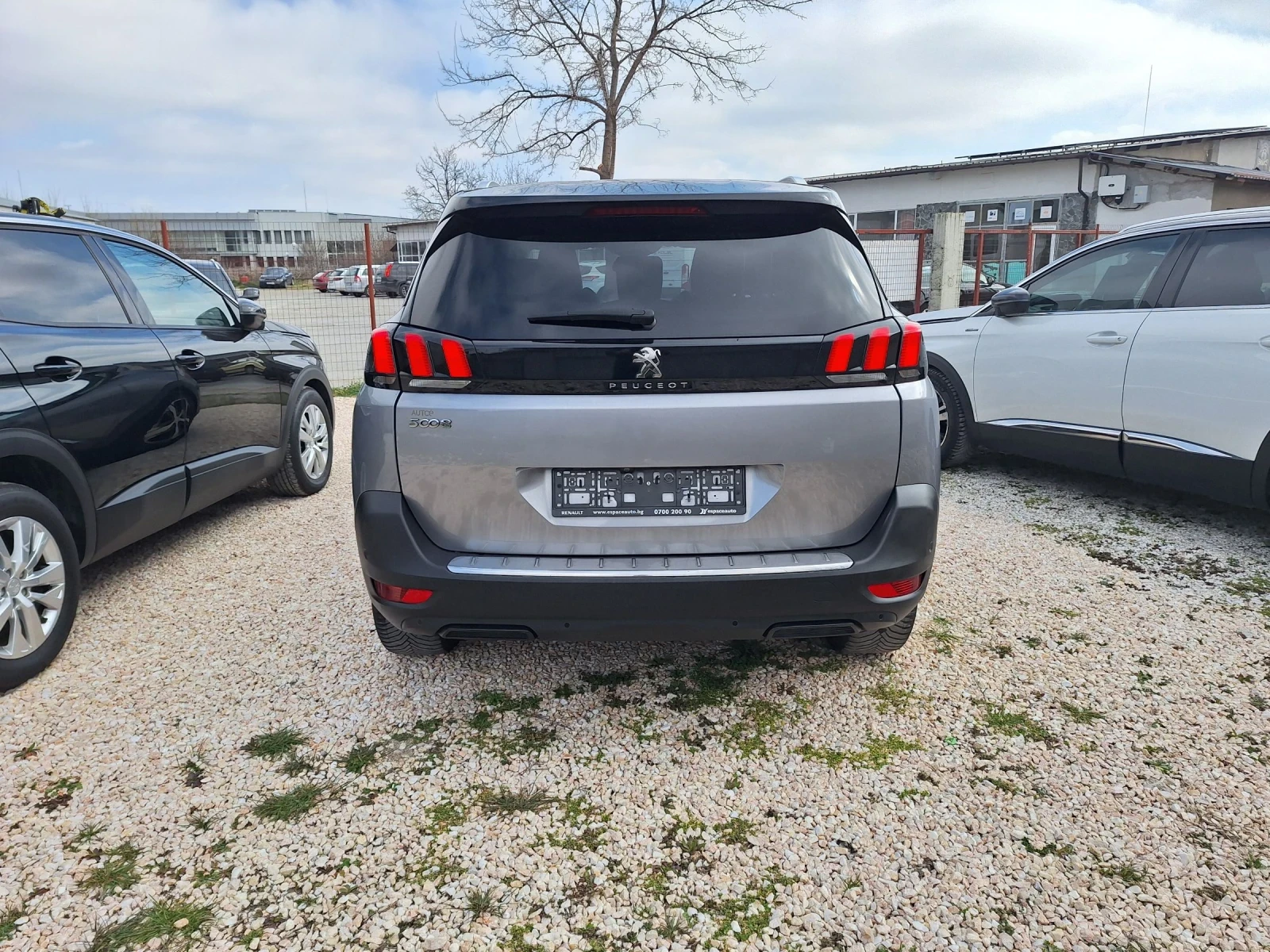Peugeot 5008 1.6d* Автоматик/Навигация/Камера/Старт-Стоп/6+ 1* , снимка 4 - Автомобили и джипове - 53752919