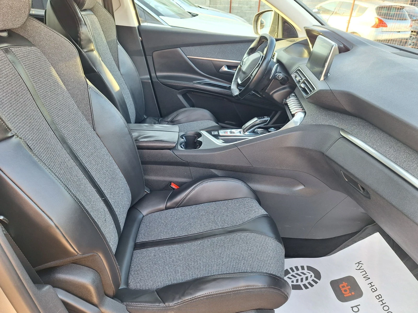 Peugeot 5008 1.6d* Автомат/Нави/Камера/Кейлес/Лед/6+ 1* , снимка 14 - Автомобили и джипове - 53752919