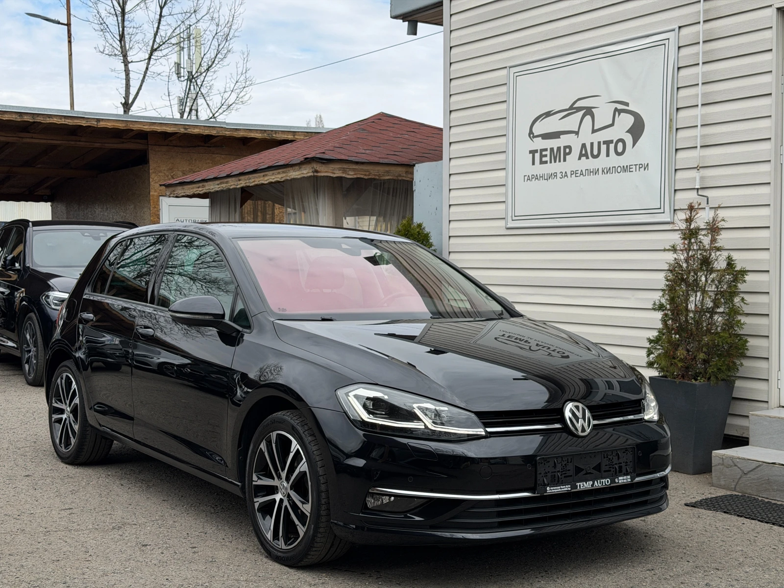 VW Golf 2.0TDI* Highline* С ПЪЛНА СЕРВИЗНА ИСТОРИЯ, снимка 3 - Автомобили и джипове - 53815772