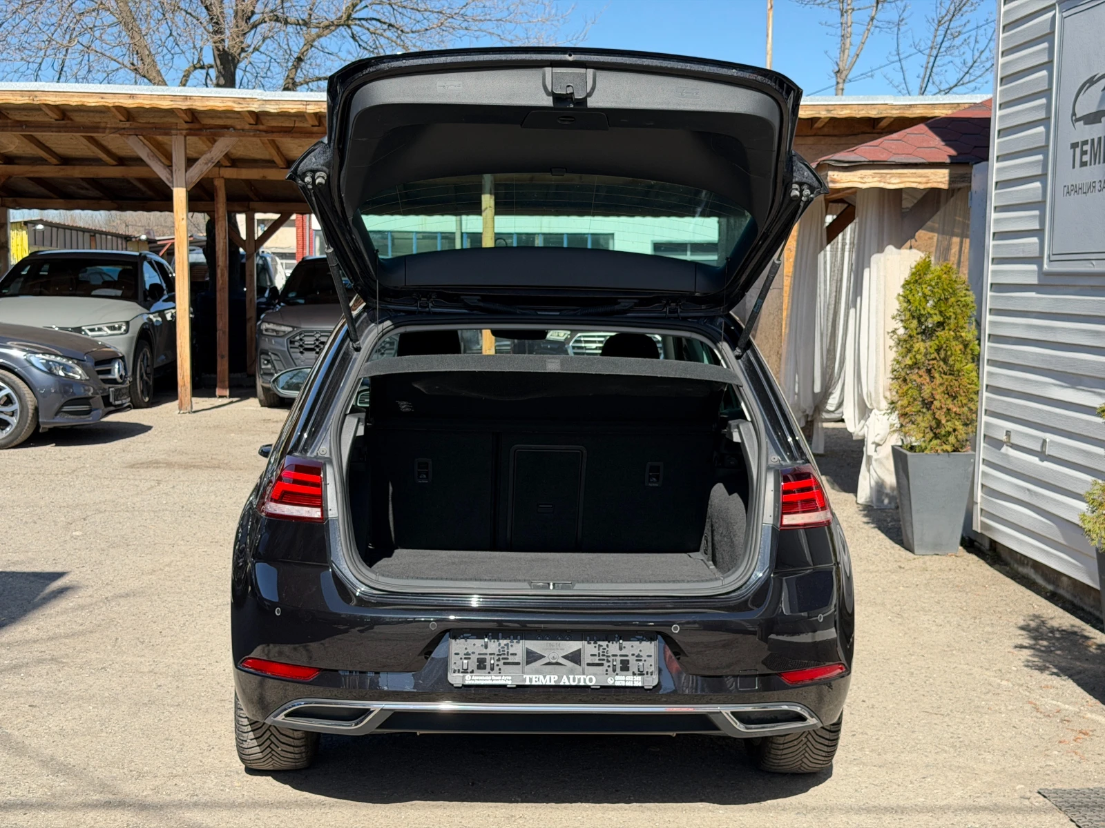 VW Golf 2.0TDI* Highline* С ПЪЛНА СЕРВИЗНА ИСТОРИЯ, снимка 5 - Автомобили и джипове - 53815772