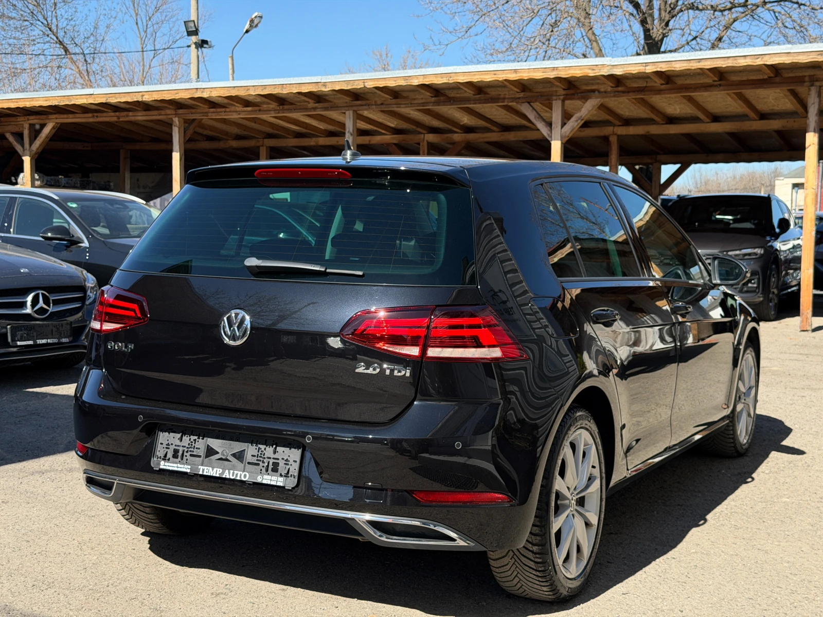 VW Golf 2.0TDI* Highline* С ПЪЛНА СЕРВИЗНА ИСТОРИЯ, снимка 4 - Автомобили и джипове - 53815772